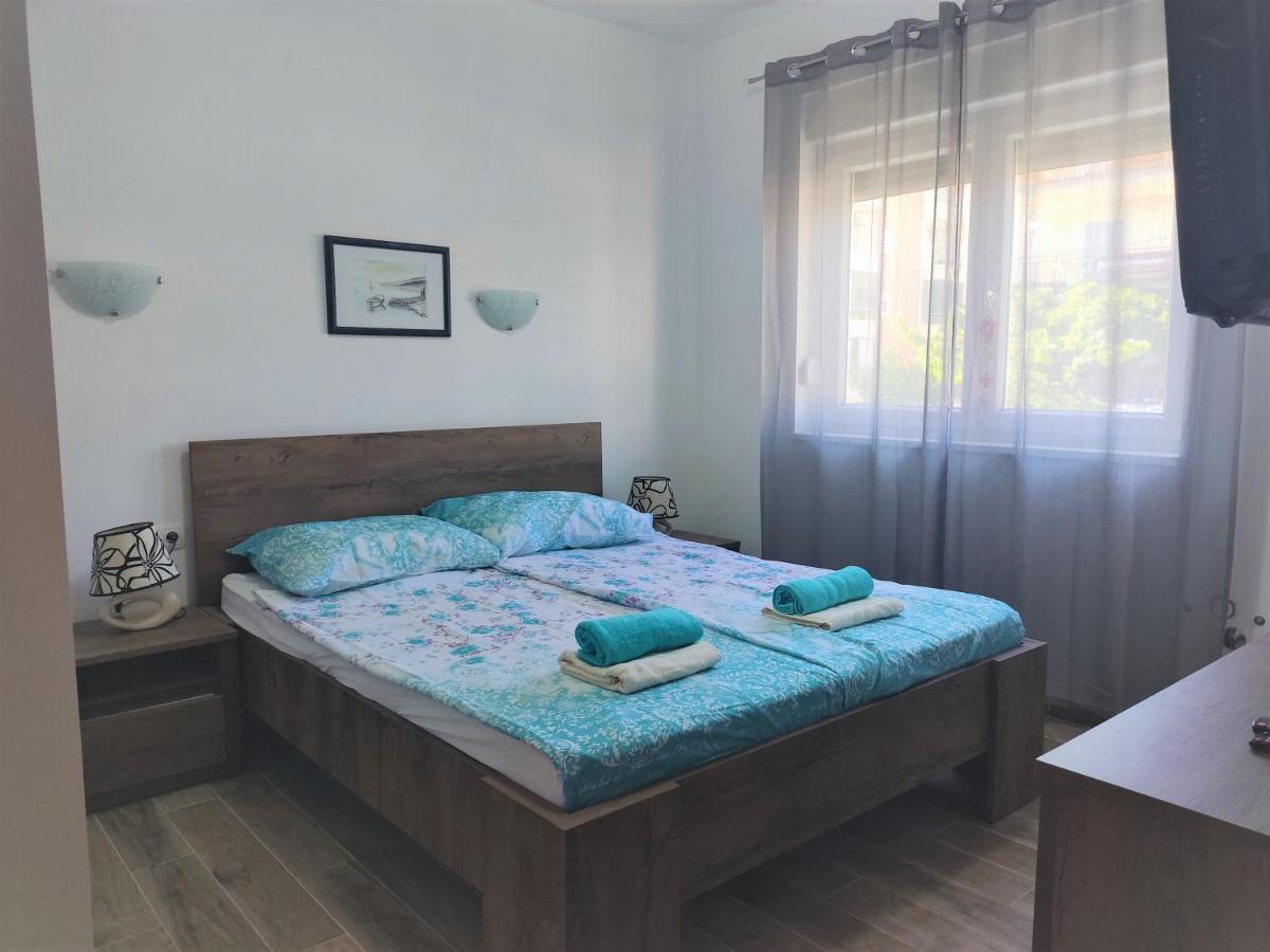 Sunny Attic Apartment With Balcony & Modern City Apartment With Outdoor Area, No Balcony Trogir Exterior foto