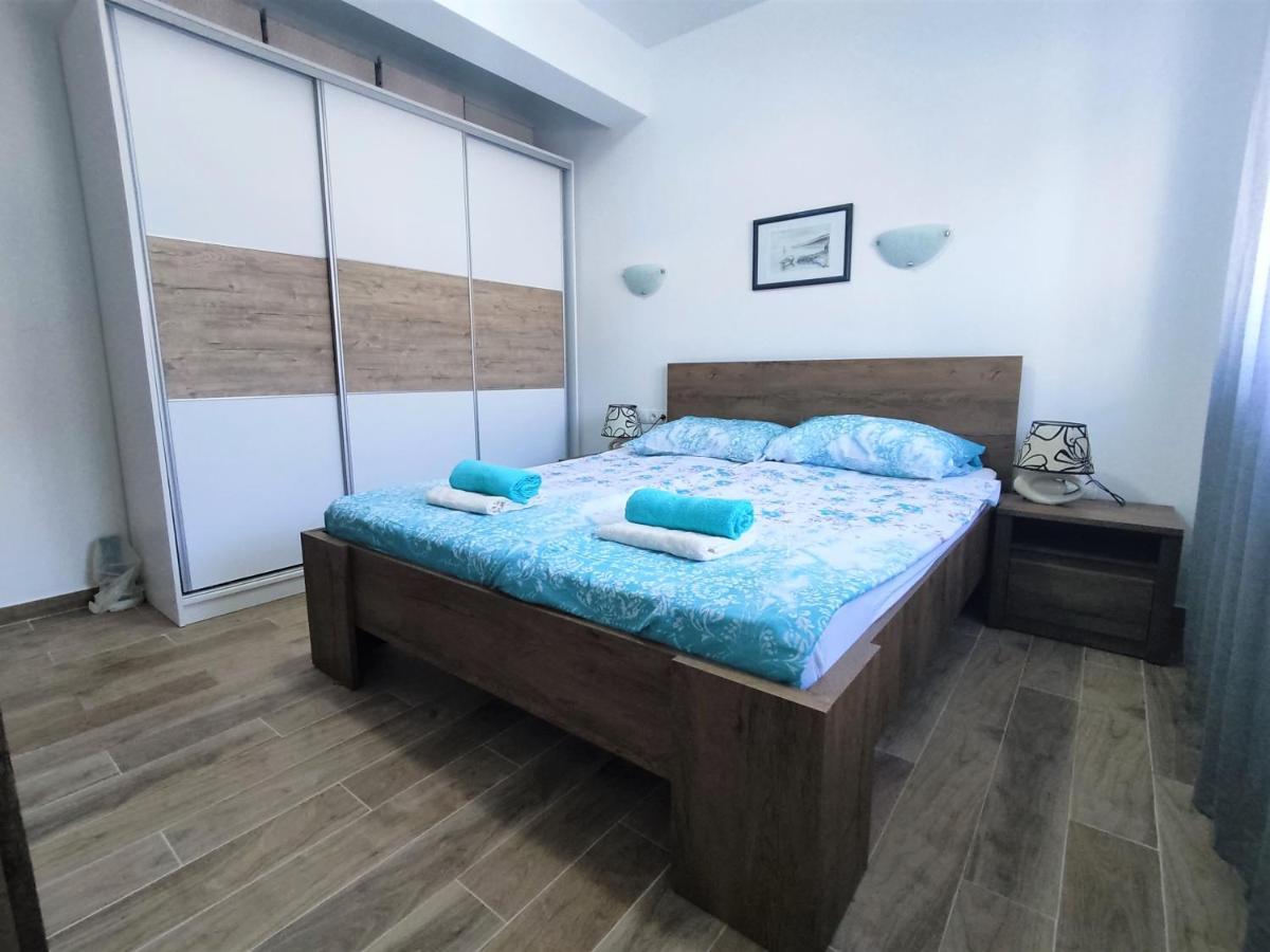 Sunny Attic Apartment With Balcony & Modern City Apartment With Outdoor Area, No Balcony Trogir Exterior foto