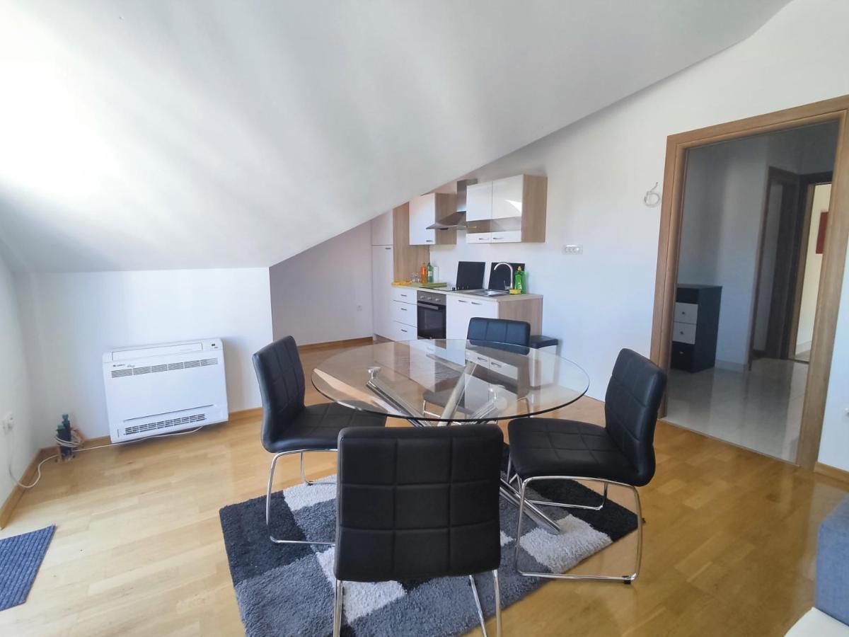 Sunny Attic Apartment With Balcony & Modern City Apartment With Outdoor Area, No Balcony Trogir Exterior foto