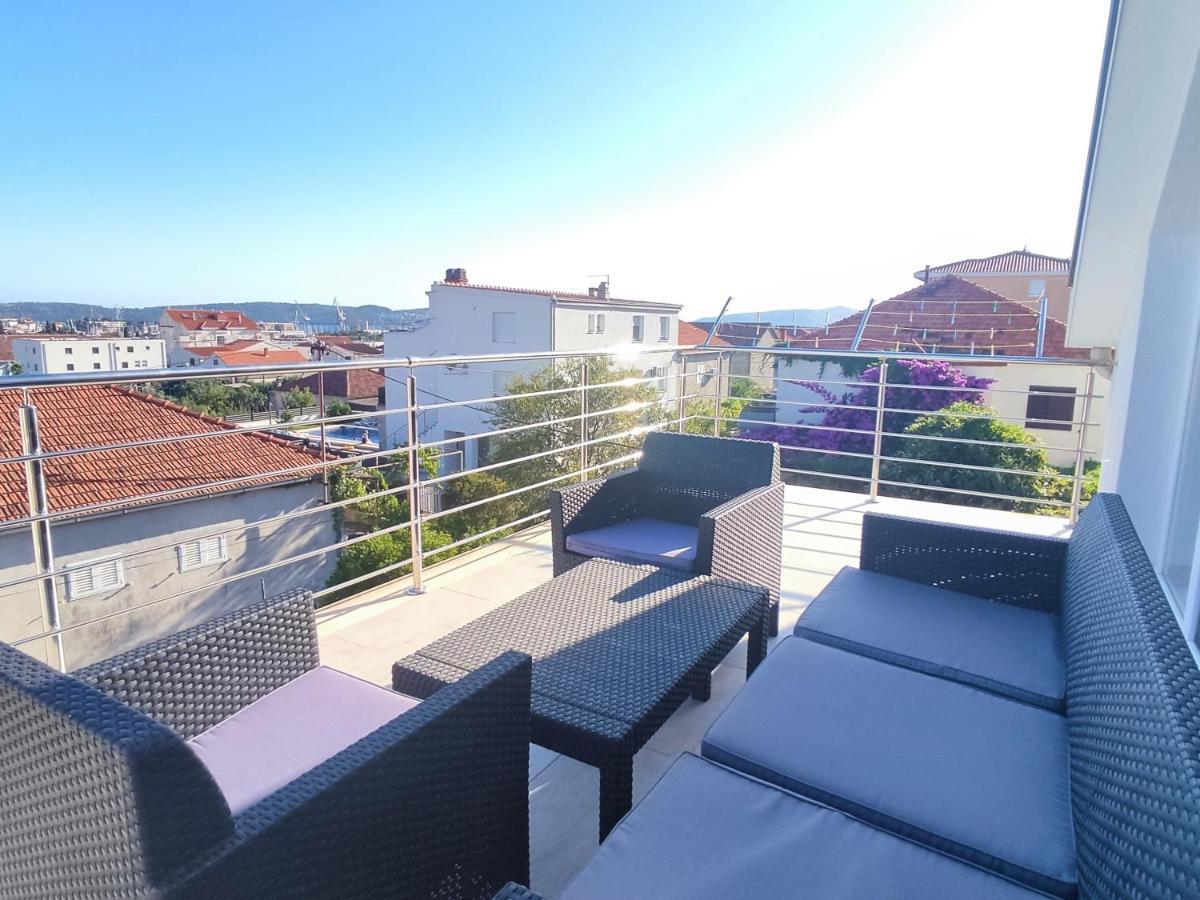 Sunny Attic Apartment With Balcony & Modern City Apartment With Outdoor Area, No Balcony Trogir Exterior foto