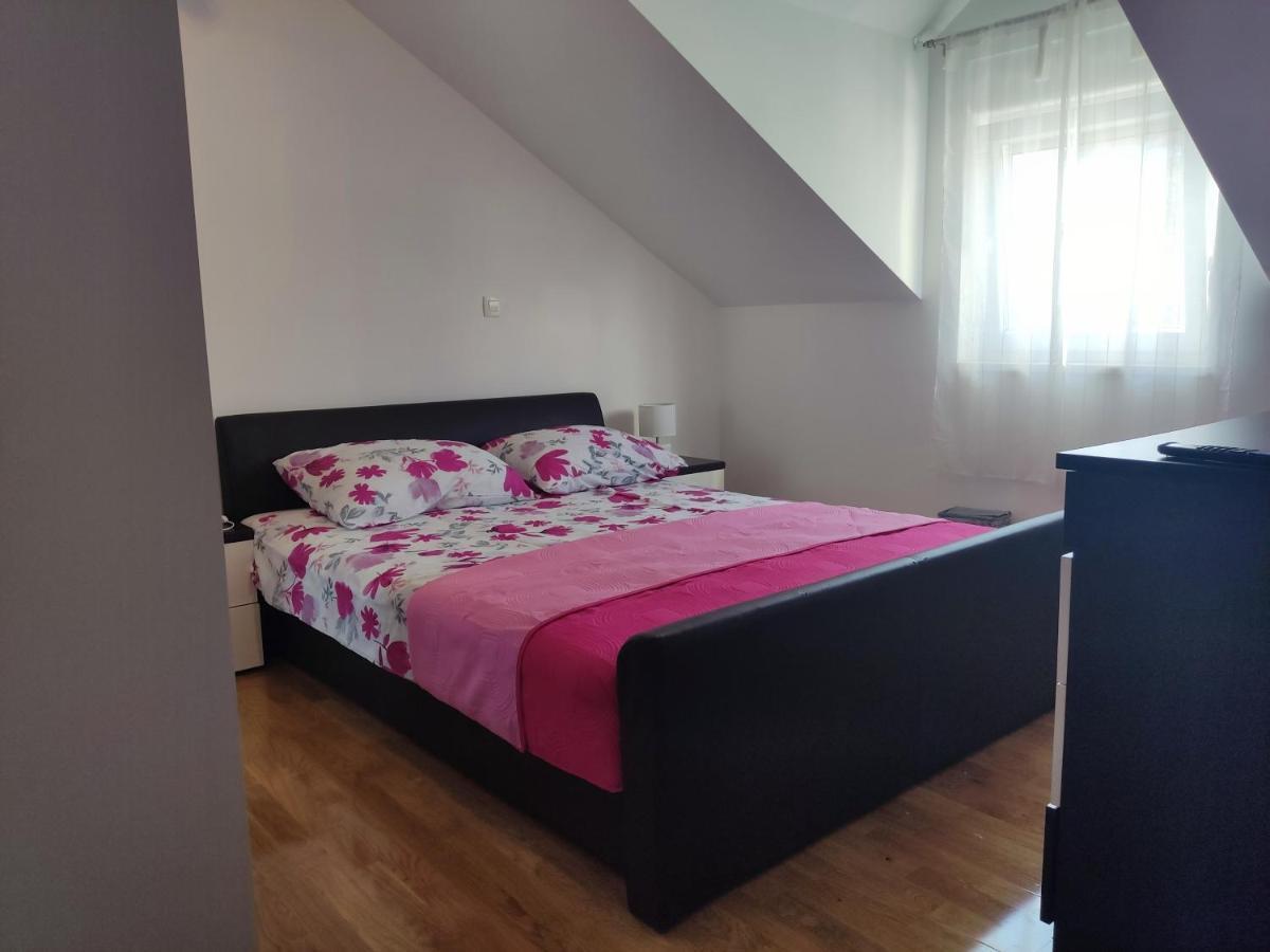 Sunny Attic Apartment With Balcony & Modern City Apartment With Outdoor Area, No Balcony Trogir Exterior foto