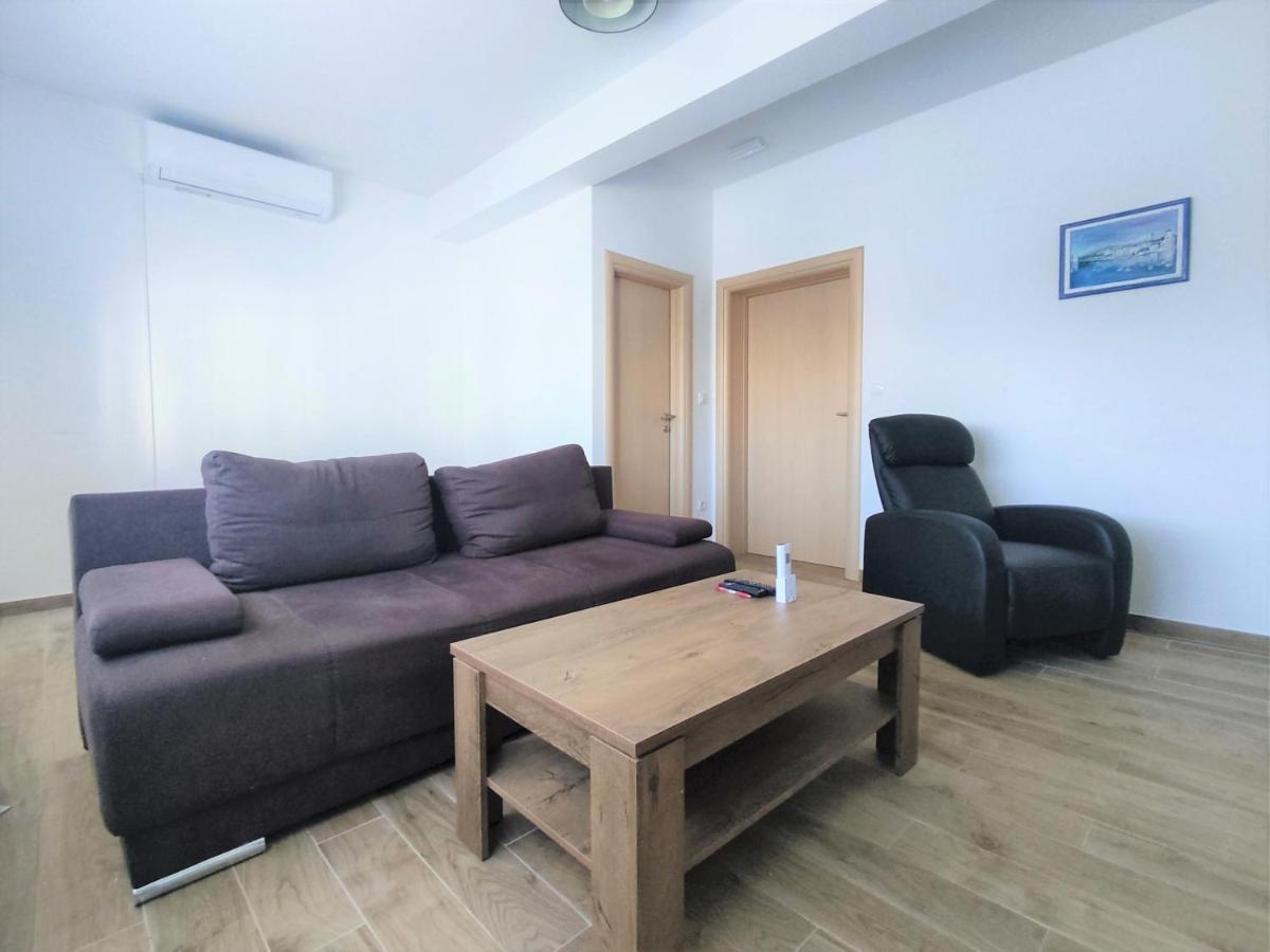 Sunny Attic Apartment With Balcony & Modern City Apartment With Outdoor Area, No Balcony Trogir Exterior foto