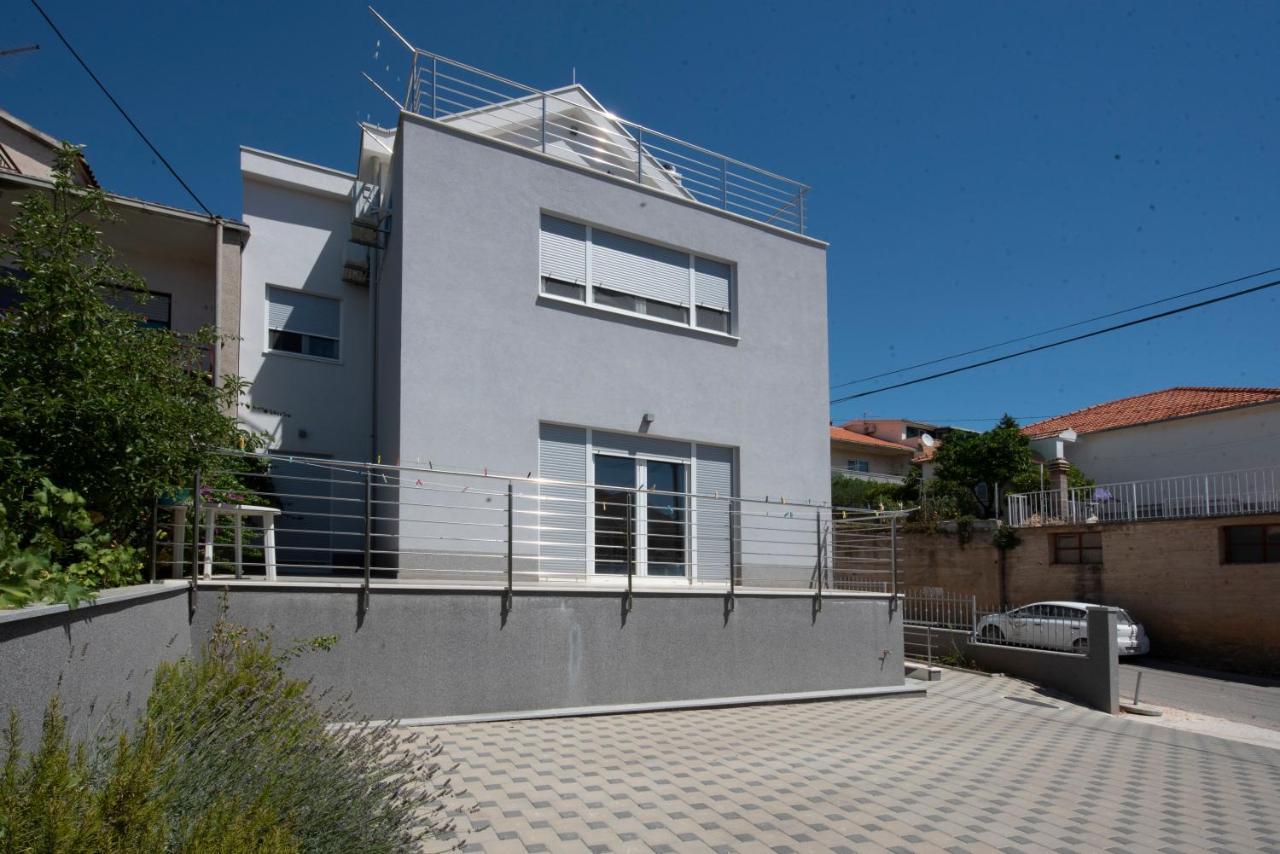 Sunny Attic Apartment With Balcony & Modern City Apartment With Outdoor Area, No Balcony Trogir Exterior foto