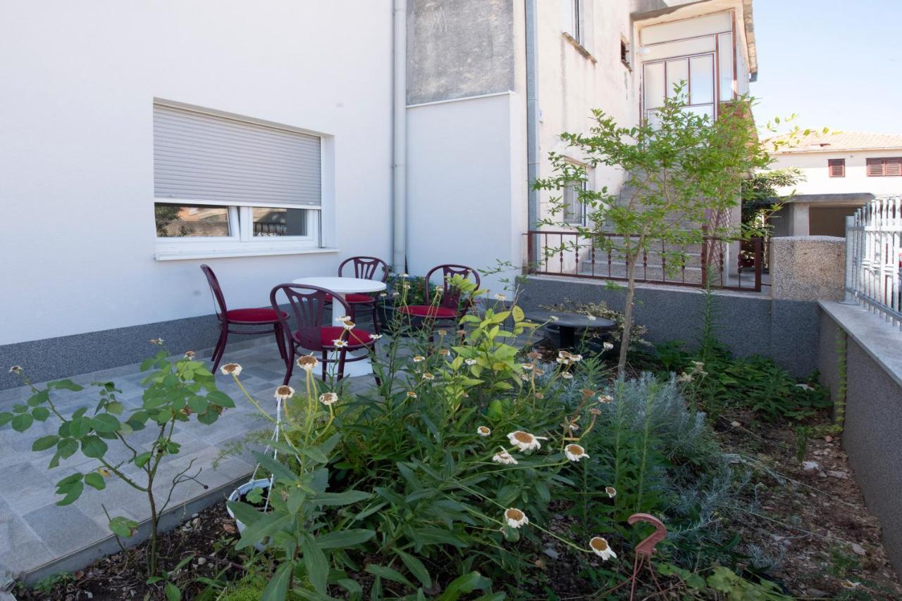 Sunny Attic Apartment With Balcony & Modern City Apartment With Outdoor Area, No Balcony Trogir Exterior foto