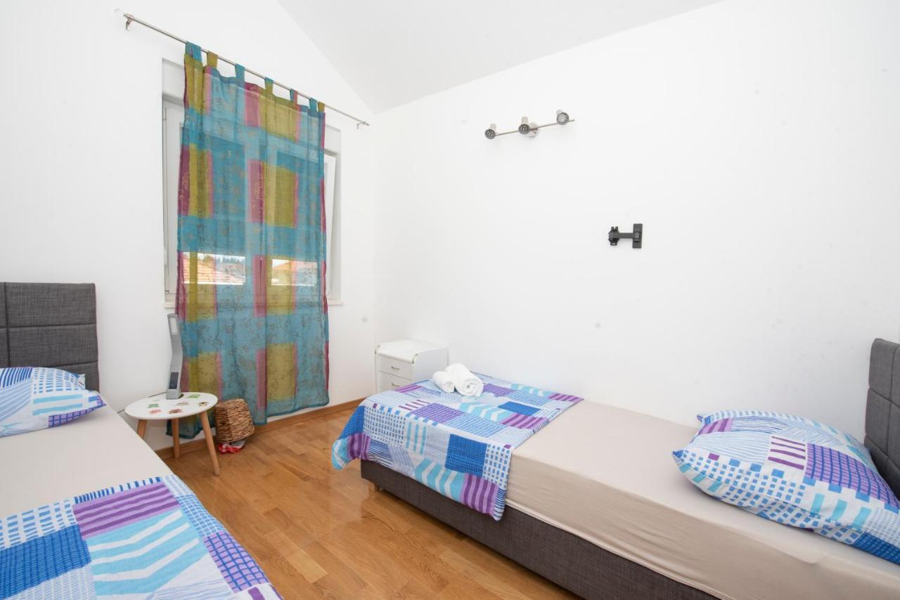 Sunny Attic Apartment With Balcony & Modern City Apartment With Outdoor Area, No Balcony Trogir Exterior foto