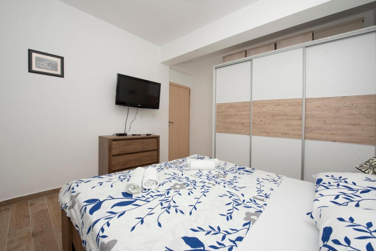 Sunny Attic Apartment With Balcony & Modern City Apartment With Outdoor Area, No Balcony Trogir Exterior foto