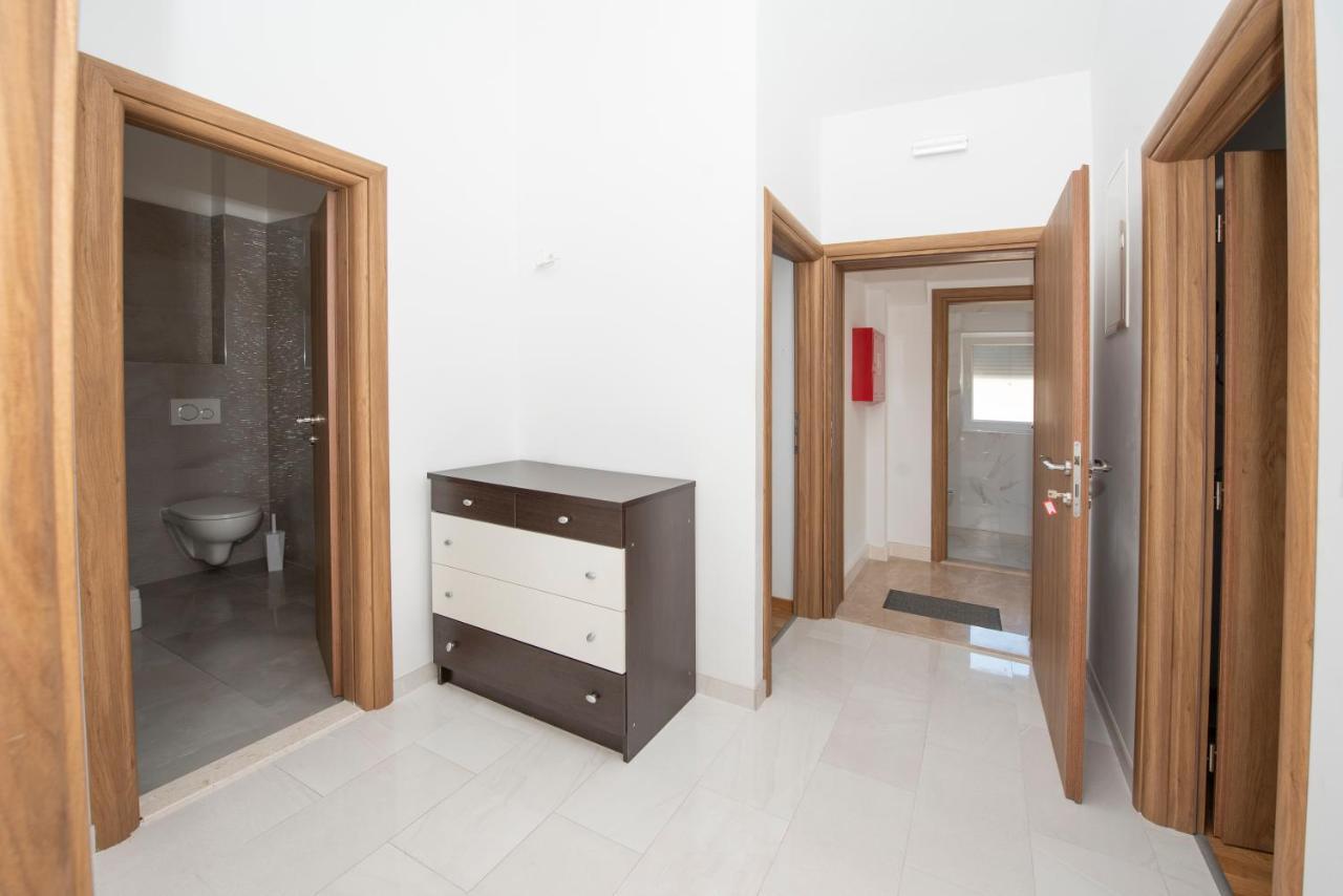 Sunny Attic Apartment With Balcony & Modern City Apartment With Outdoor Area, No Balcony Trogir Exterior foto